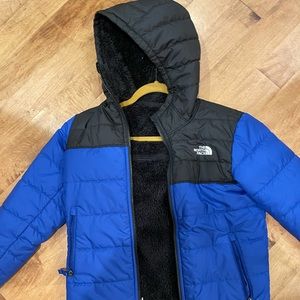 The North Face Boys Mount Chimborazo Reversible Hoodie Winter Jacket
